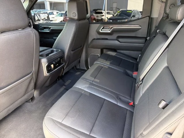 Used 2023 White GMC SLT image 22