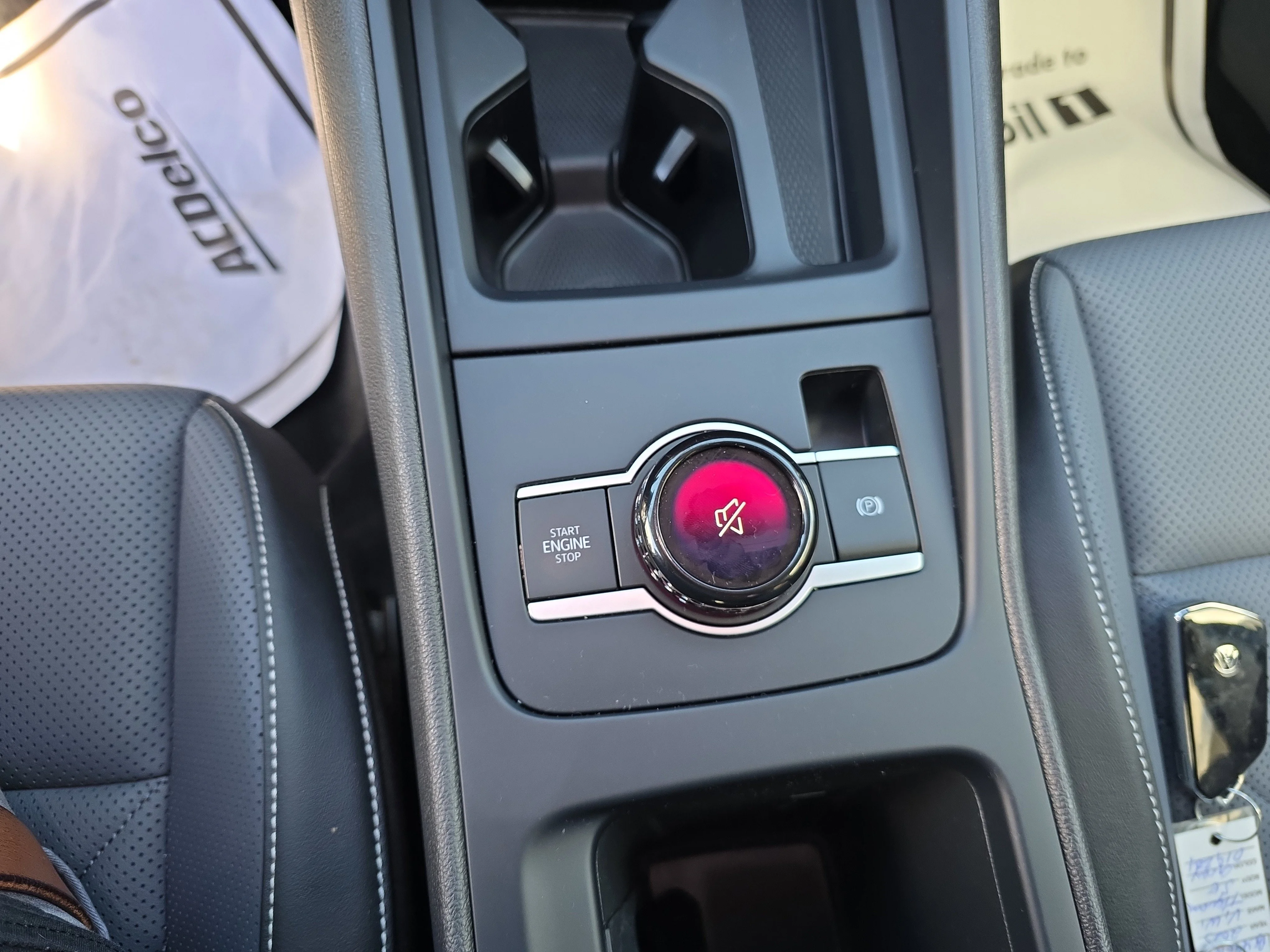 2025 Volkswagen Tiguan SE - Photo 14
