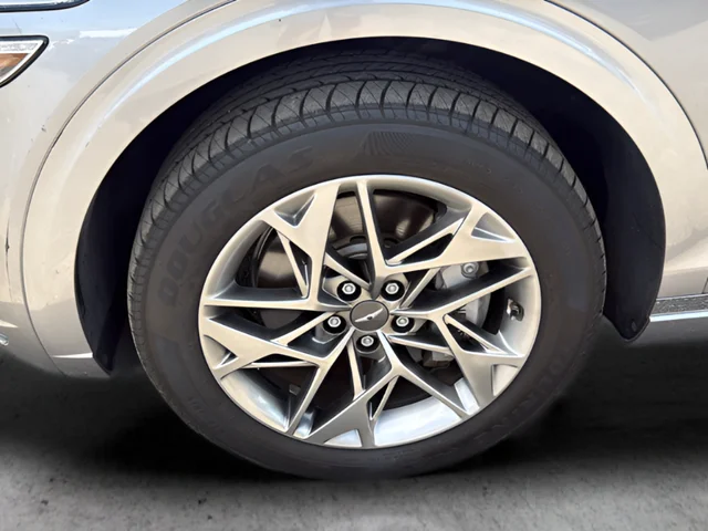 Used 2023 Silver Genesis 2.5T image 24