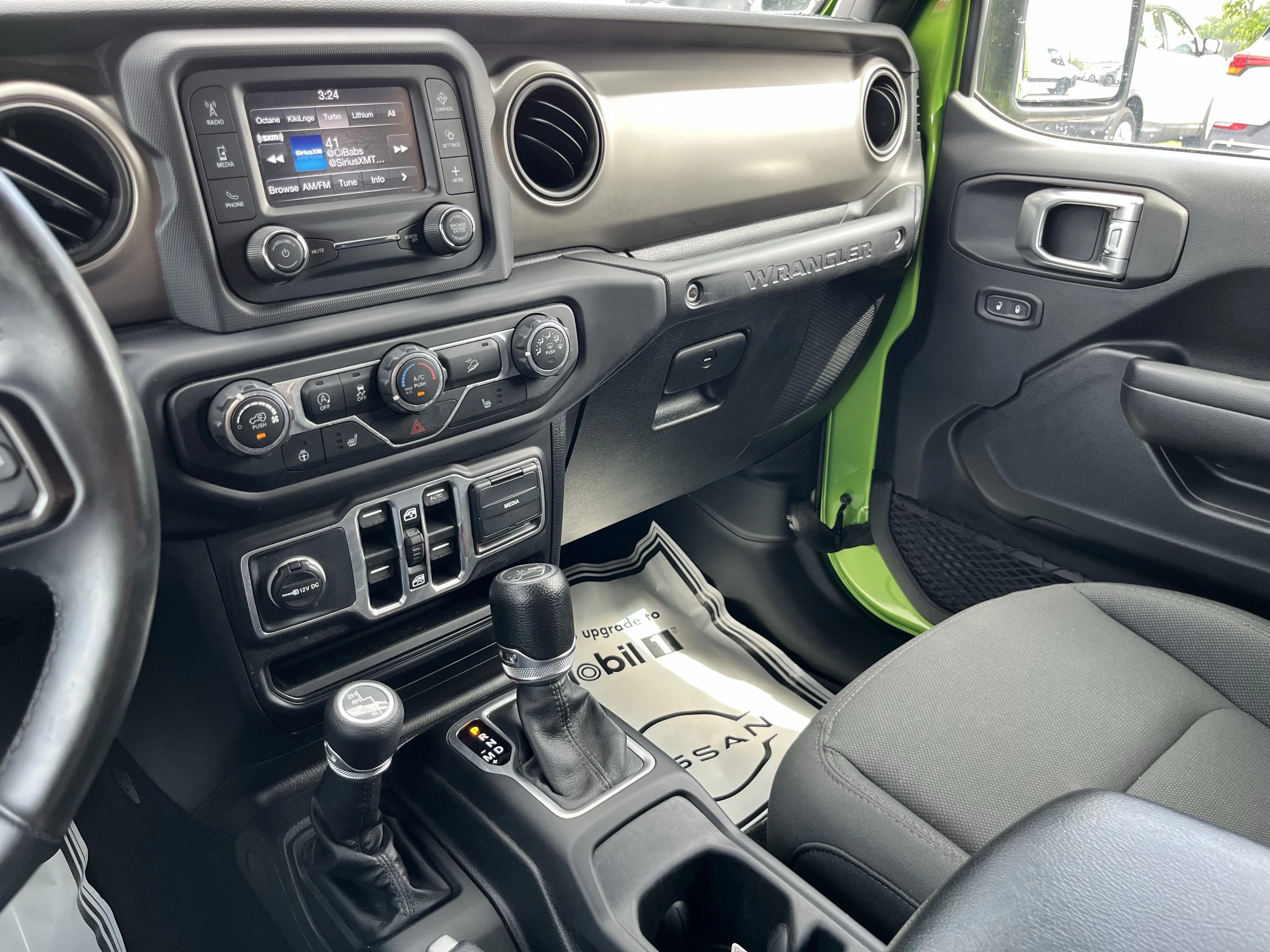 Used 2018 Mojito! Clearcoat Jeep Unlimited Sport S image 27