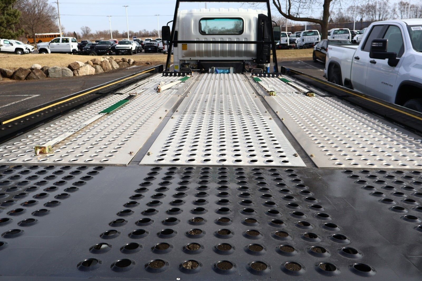 2023 Isuzu NRR - Photo 14