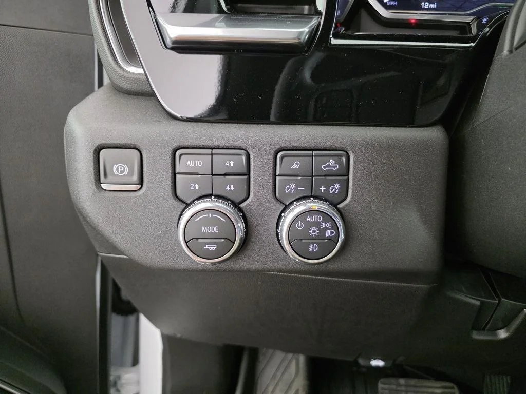 2025 GMC Sierra 2500HD SLT - Photo 38