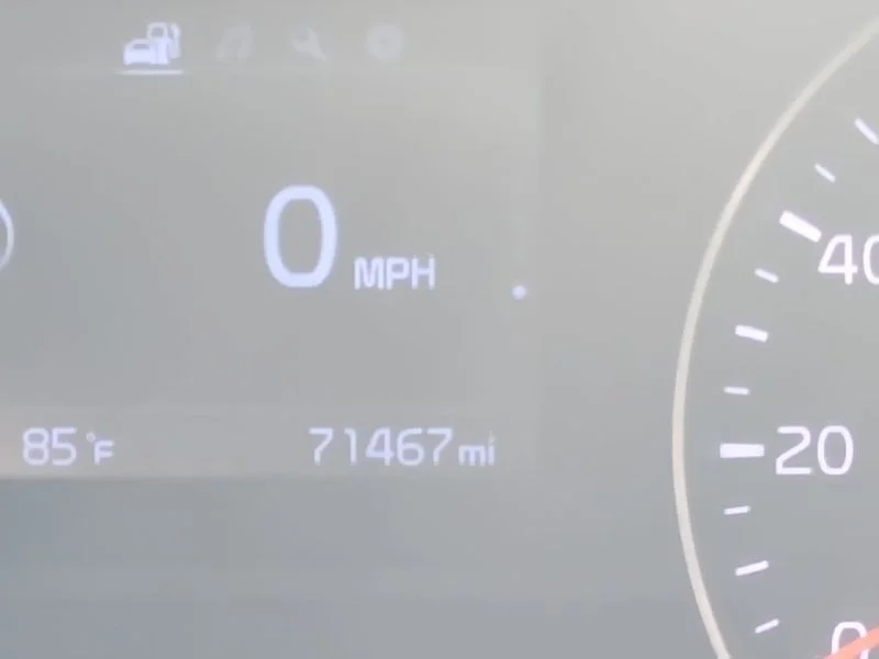 Used 2018 Red Kia LX image 11