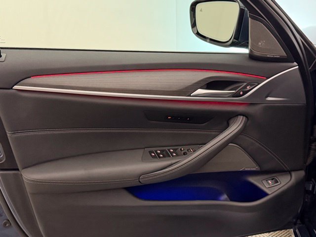 2023 BMW 5 Series 530i - Photo 17