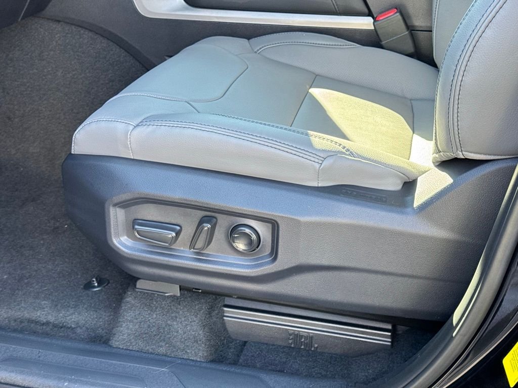 2026 Toyota Tundra Limited - Photo 15