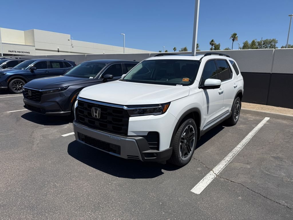 2026 Honda Pilot Touring AWD's photo