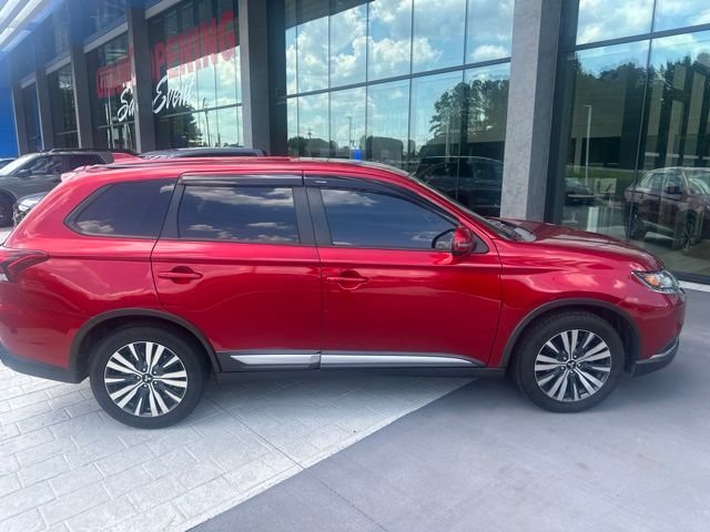 Used 2020 Red Diamond Mitsubishi SE image 2