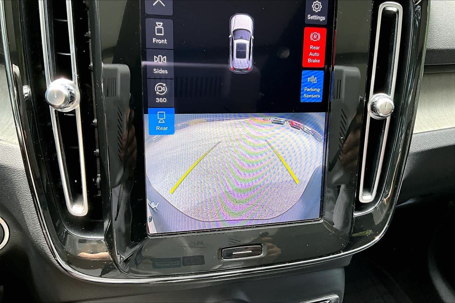 Used 2023  Volvo Plus Bright Theme image 27