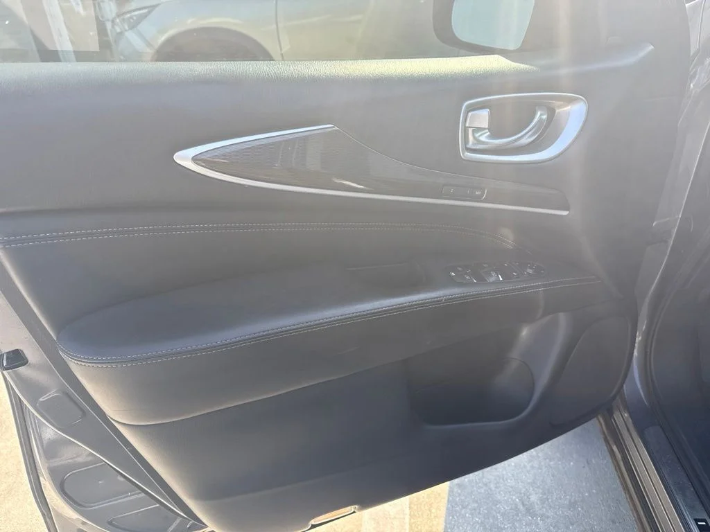 Used 2019 Gray INFINITI LUXE image 18