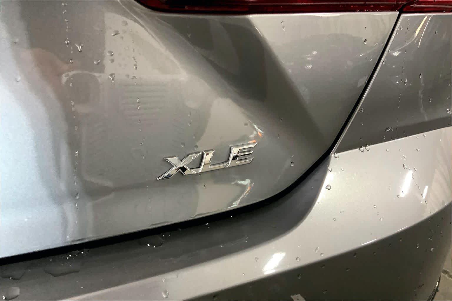 2025 Toyota Camry XLE - Photo 10