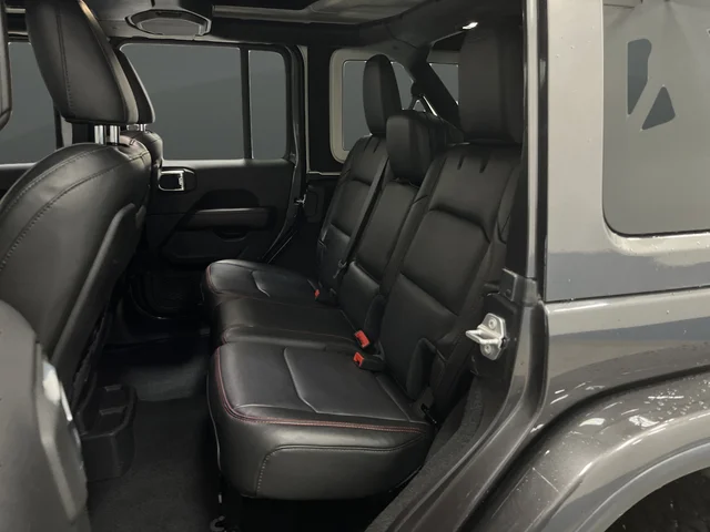 Used 2021 Crystal Metallic Jeep Unlimited Rubicon image 29