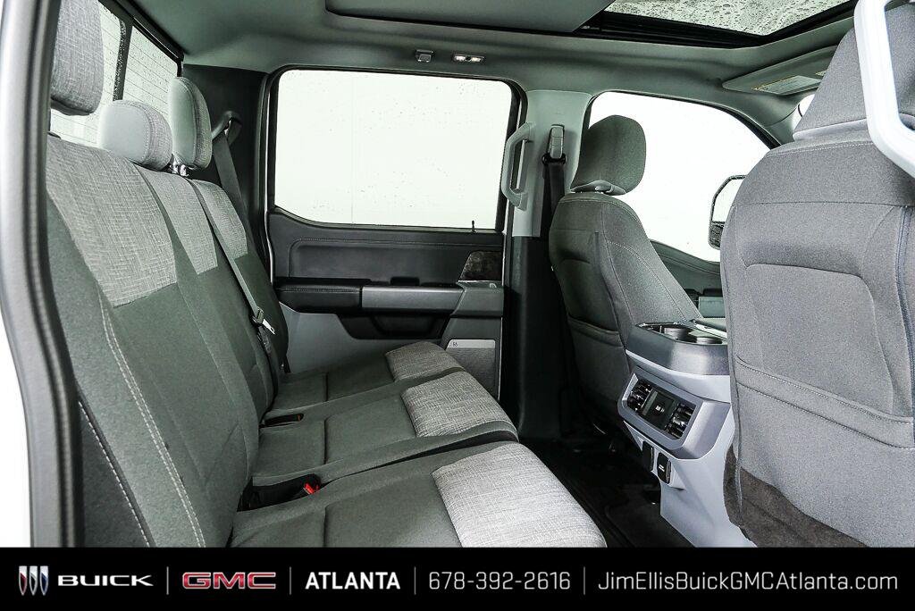 Used 2024 Oxford White Ford XLT image 21