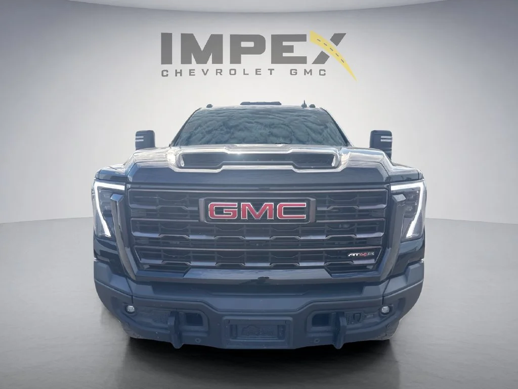 Used 2024  GMC AT4X image 8