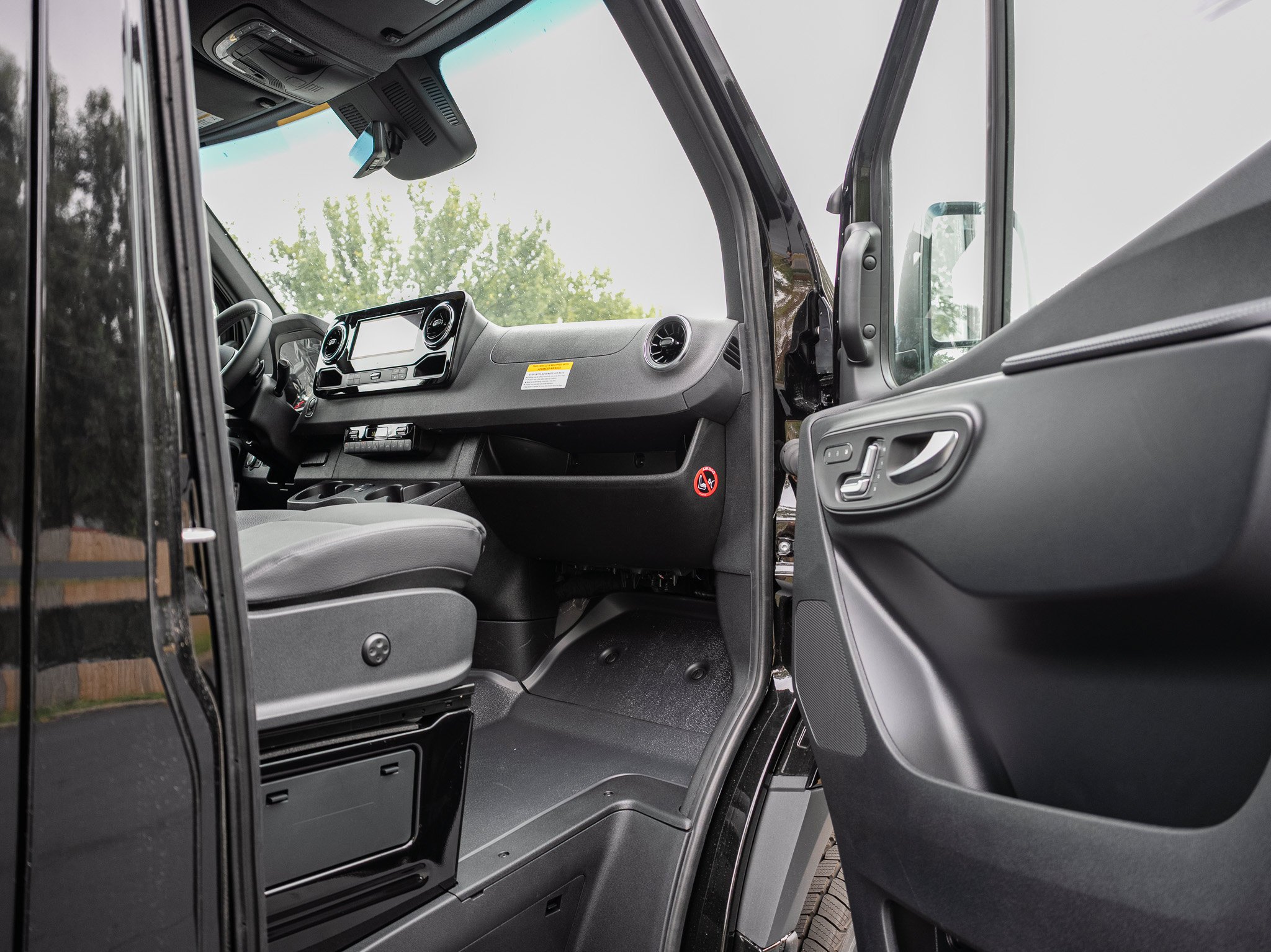 New 2026 OBSIDIAN BLACK Mercedes-Benz  image 33