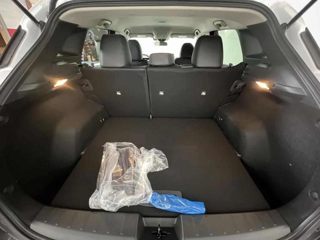 New 2026 White Nissan SR image 20