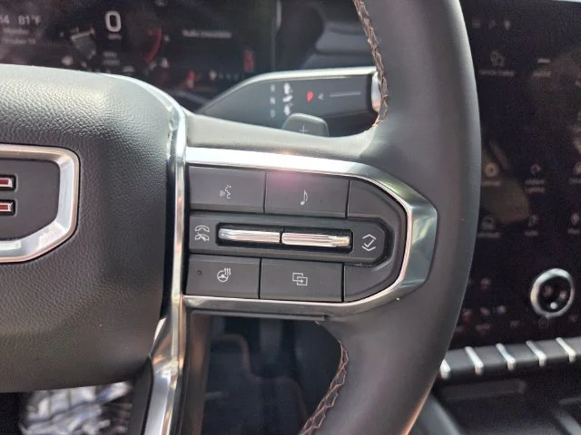 Used 2024 White GMC AT4 image 33