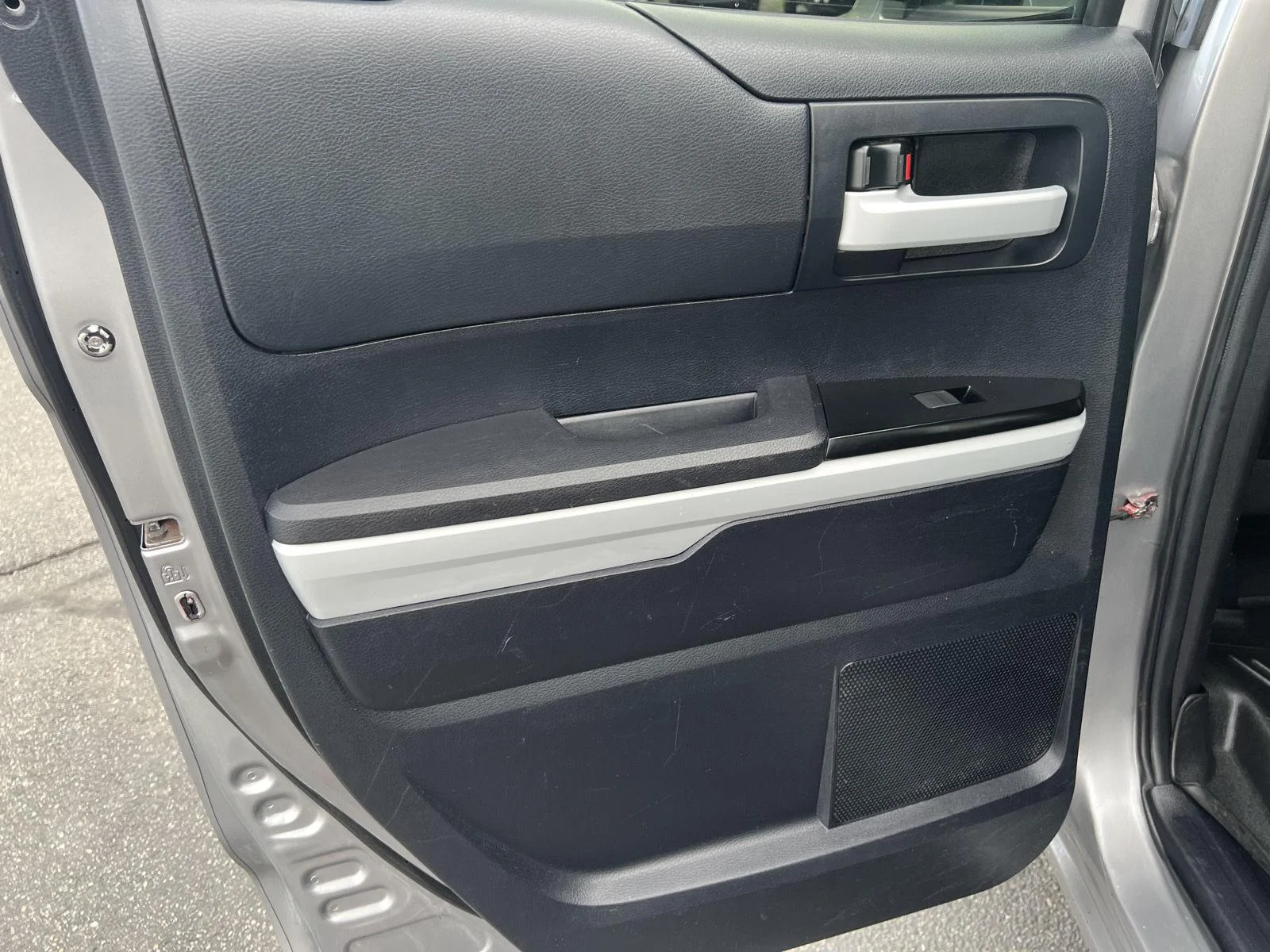 2016 Toyota Tundra Limited - Photo 31