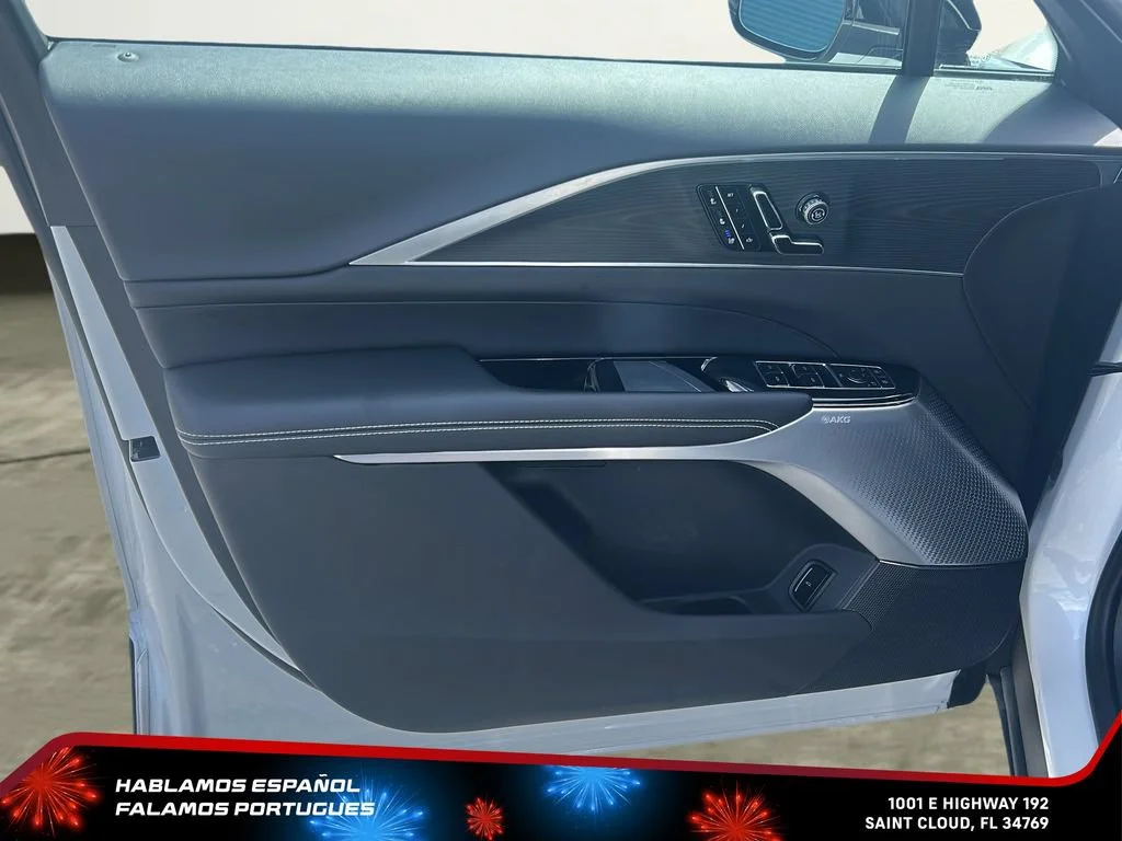 Used 2025 Crystal White Tricoat Cadillac Luxury 3 image 10