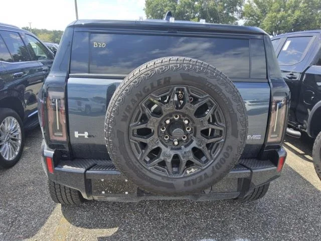 Used 2025 Graphite Blue Metallic GMC 2X image 19