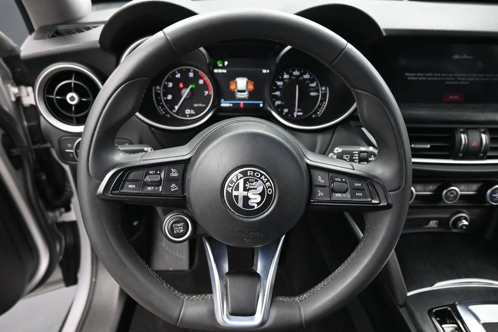 Used 2020 Gray Alfa Romeo Base image 12