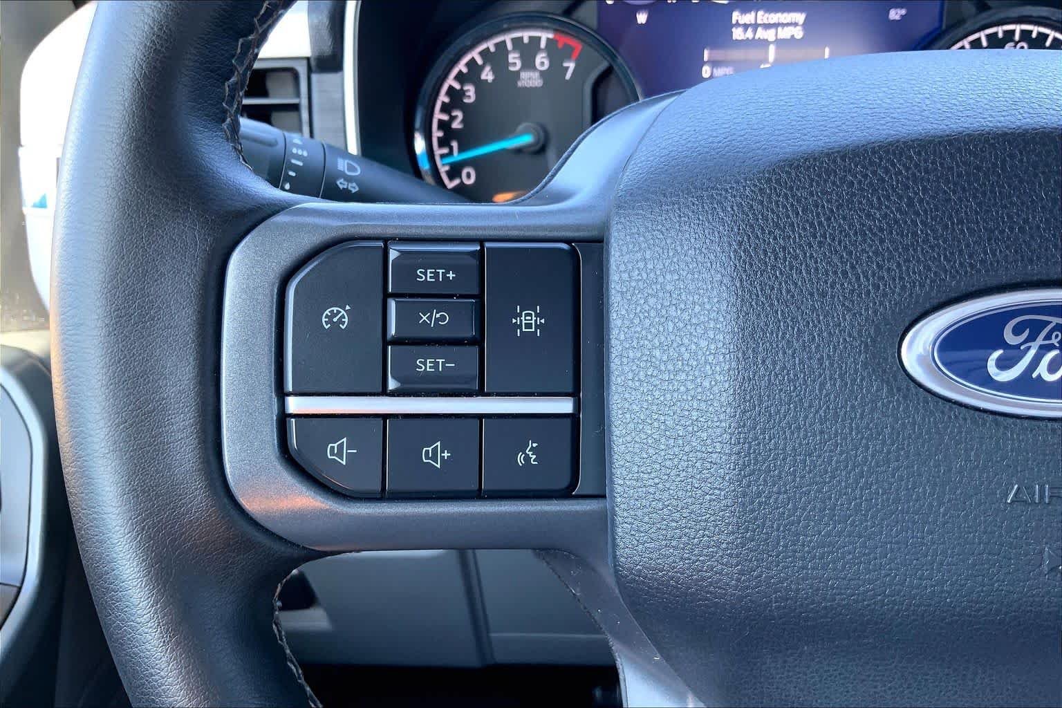 Used 2023 Oxford White Ford XLT image 24