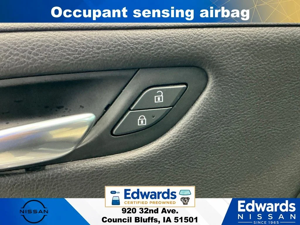 Used 2019 Blue Cadillac Sport image 27