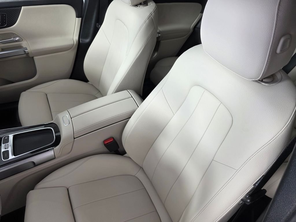 New 2026 Polar White Mercedes-Benz GLB 250 image 8