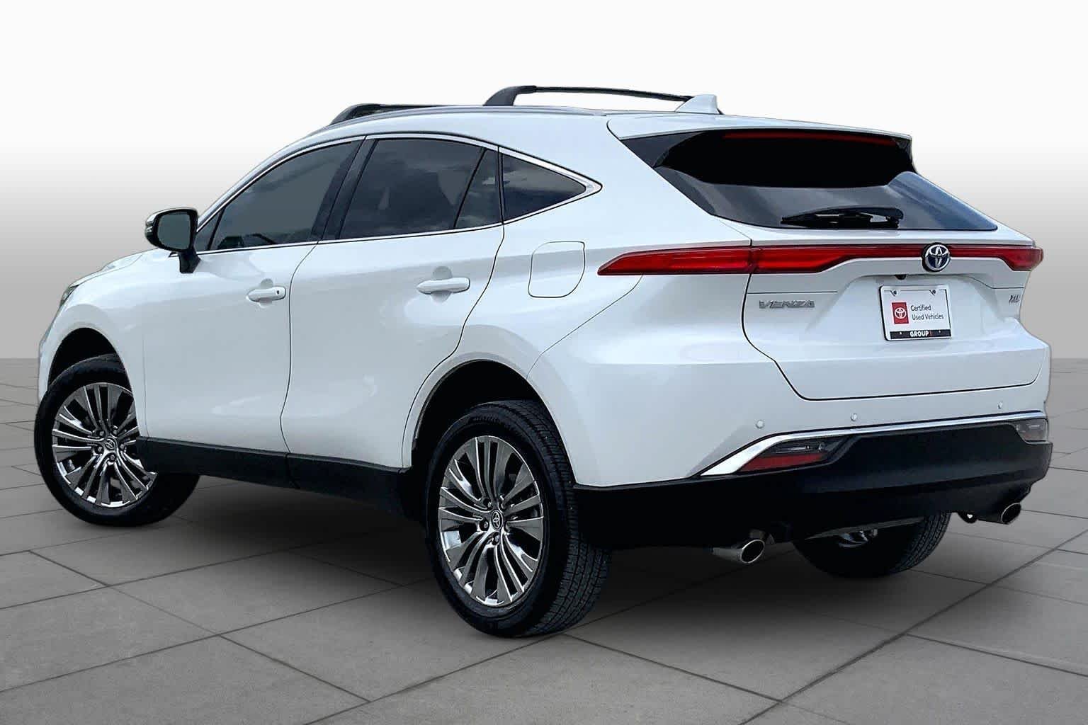 Used 2024 Wind Chill Pearl Toyota XLE image 12