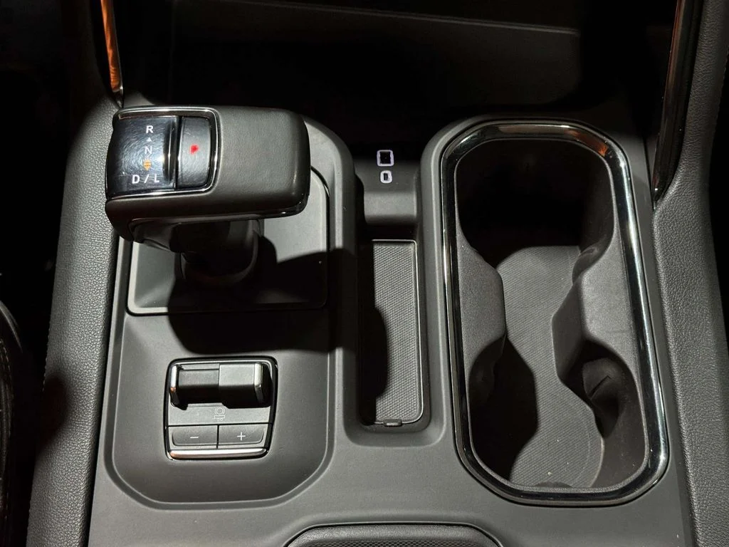 Used 2023 Onyx Black GMC AT4 image 20