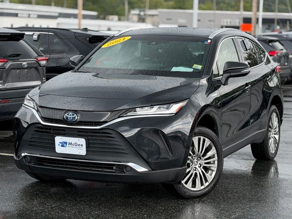 Used 2021 Black Toyota XLE image 1