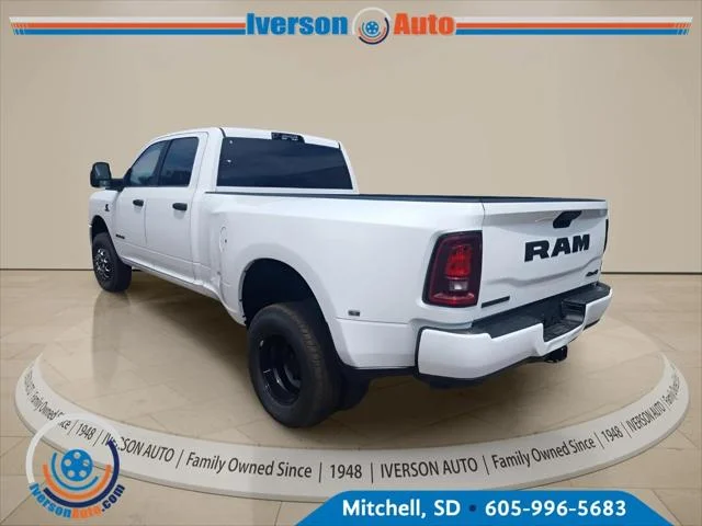 New 2026 Bright White Clear-Coat Exterior Paint RAM BIG HORN image 10