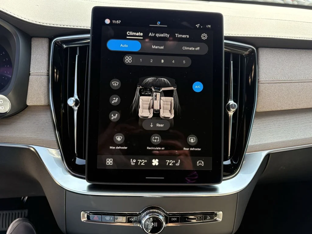 New 2026 Crystal White Volvo Core image 21