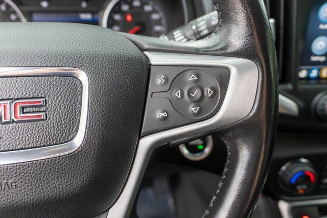 Used 2022 Red GMC SLT image 25