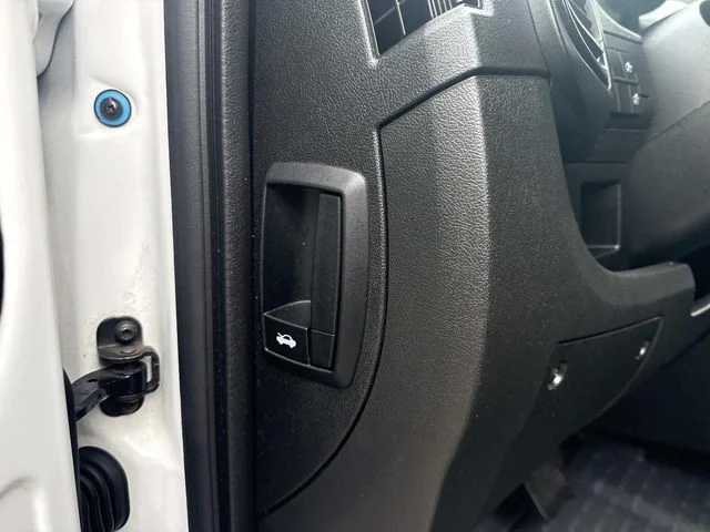 Used 2025 White Ram Base image 18