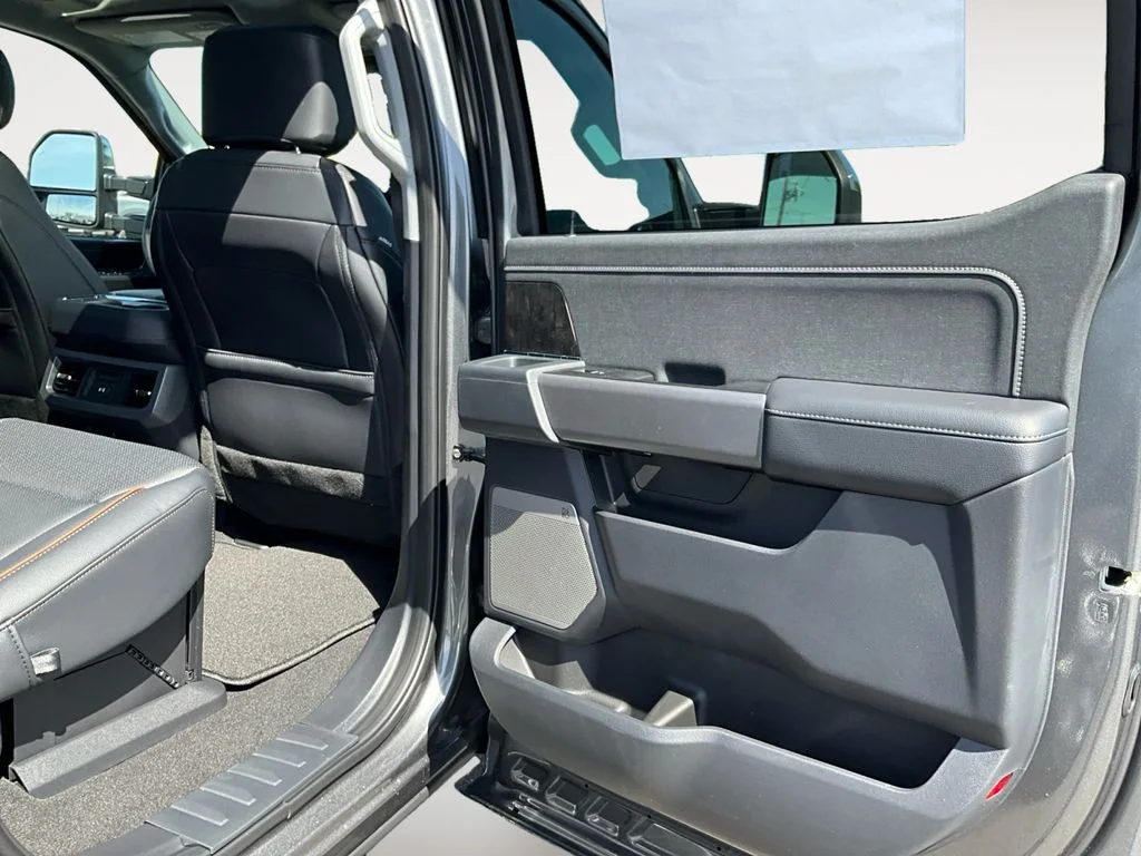 New 2026 Carbonized Gray Metallic Ford LARIAT image 13