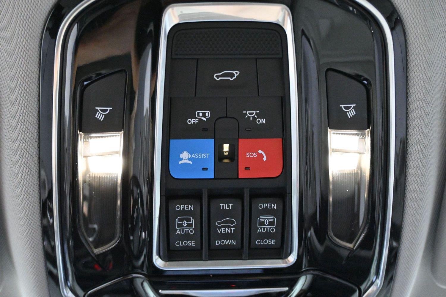 Used 2022 Velvet Red Pearlcoat Jeep Overland image 29