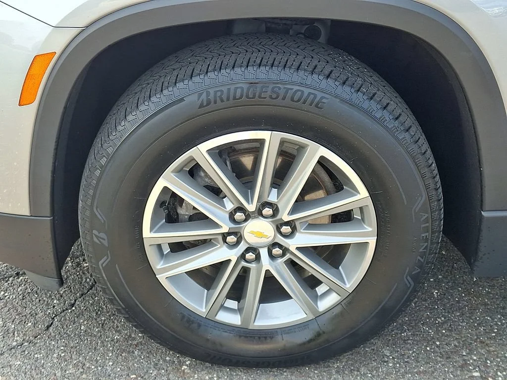 Used 2023 STERLING GRAY METALLIC Chevrolet LT Cloth image 29