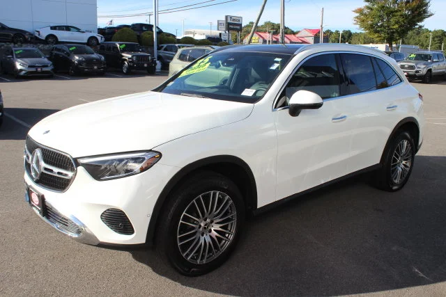 Used 2025 White Mercedes-Benz GLC 300 image 2