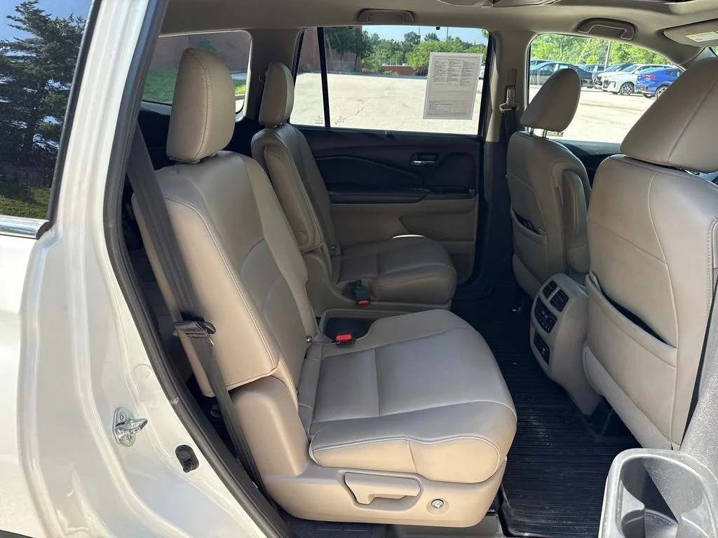 Used 2019  Honda Touring image 27