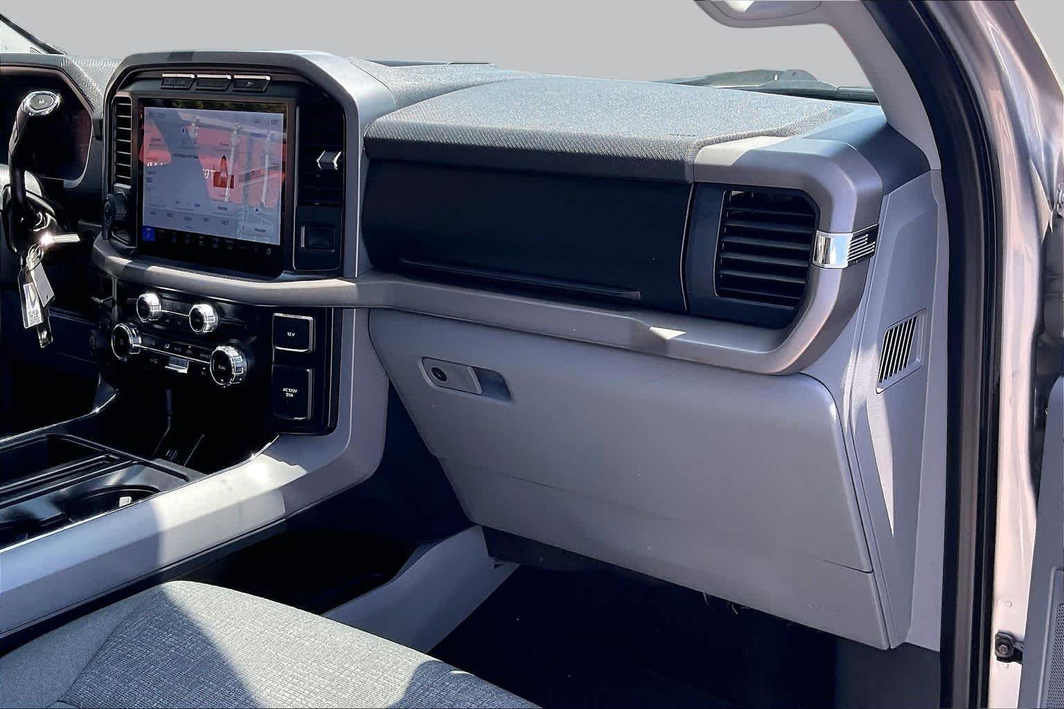 Used 2024 Iconic Silver Ford XLT image 17