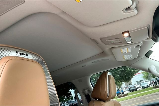 Used 2025 White INFINITI SENSORY image 20