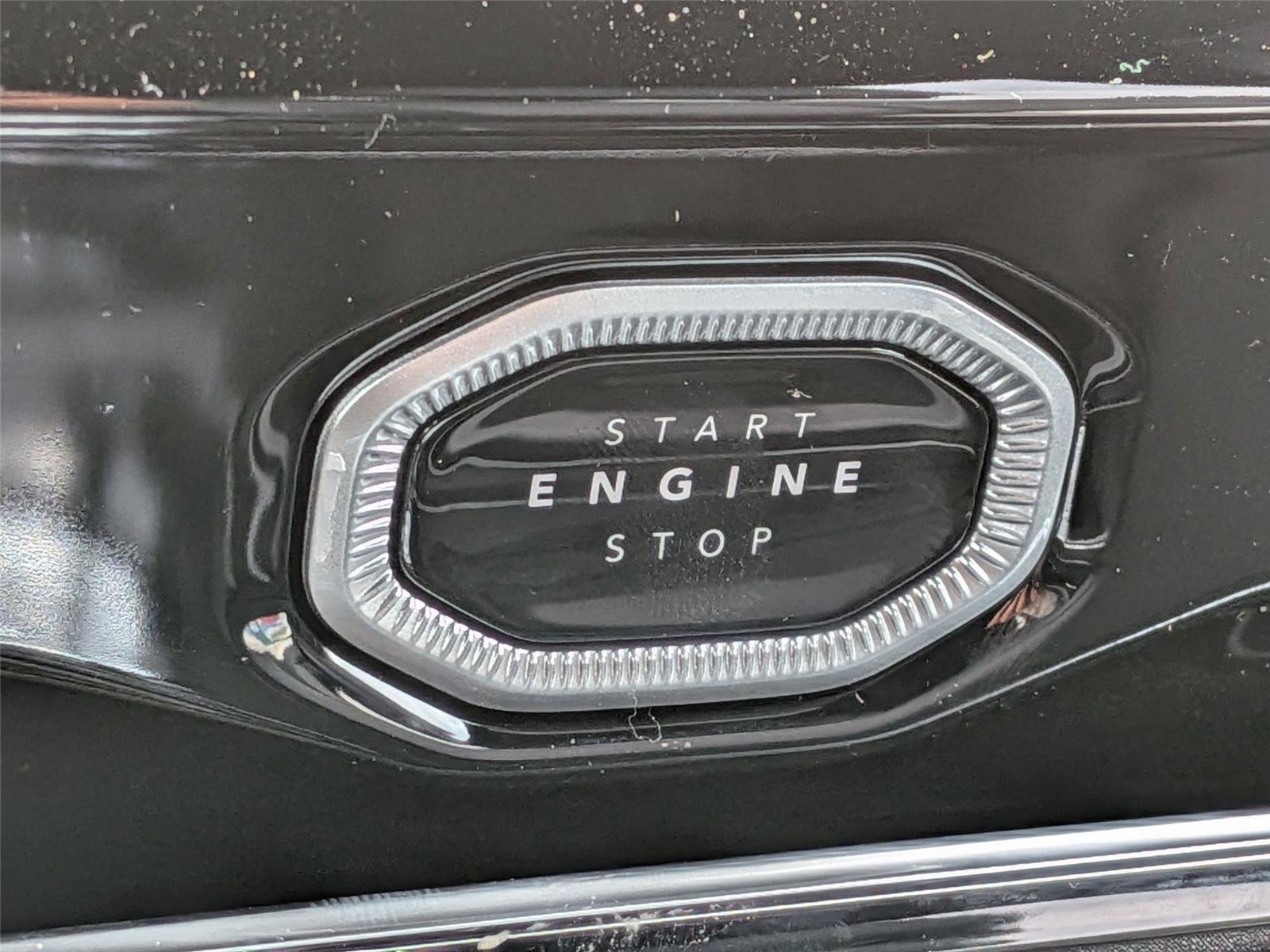New 2026 Silver Zynith Exterior Paint Jeep Limited image 13