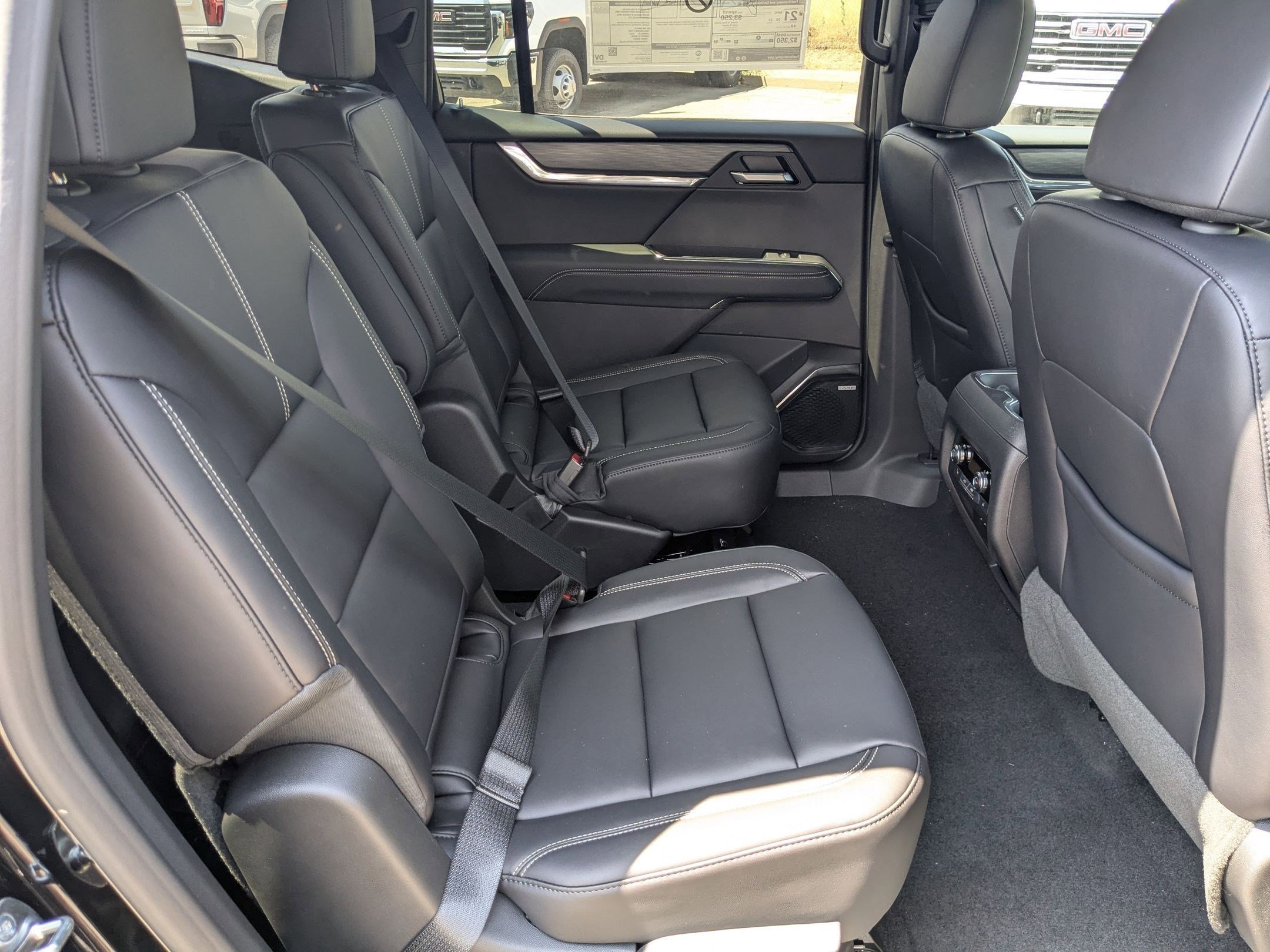 2026 GMC Acadia Elevation - Photo 14