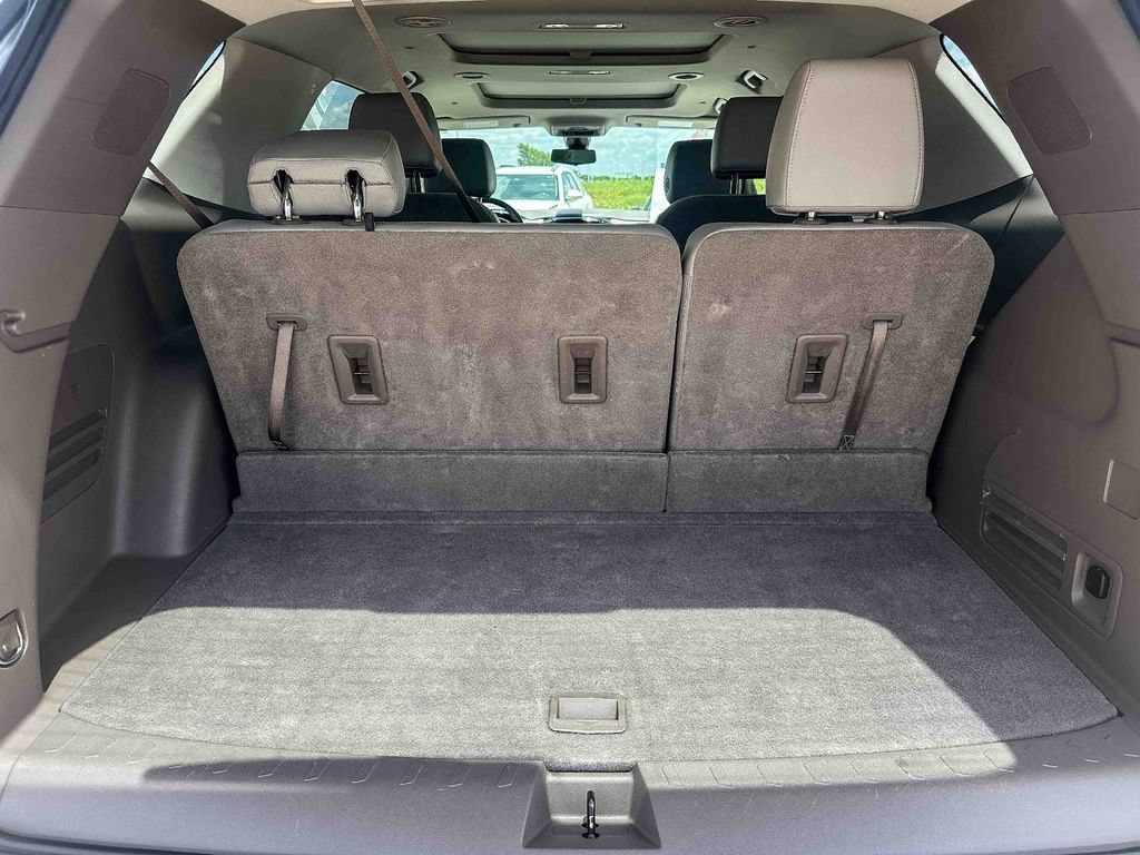 Certified Used 2021 SILVER ICE METALLIC Chevrolet Premier image 22