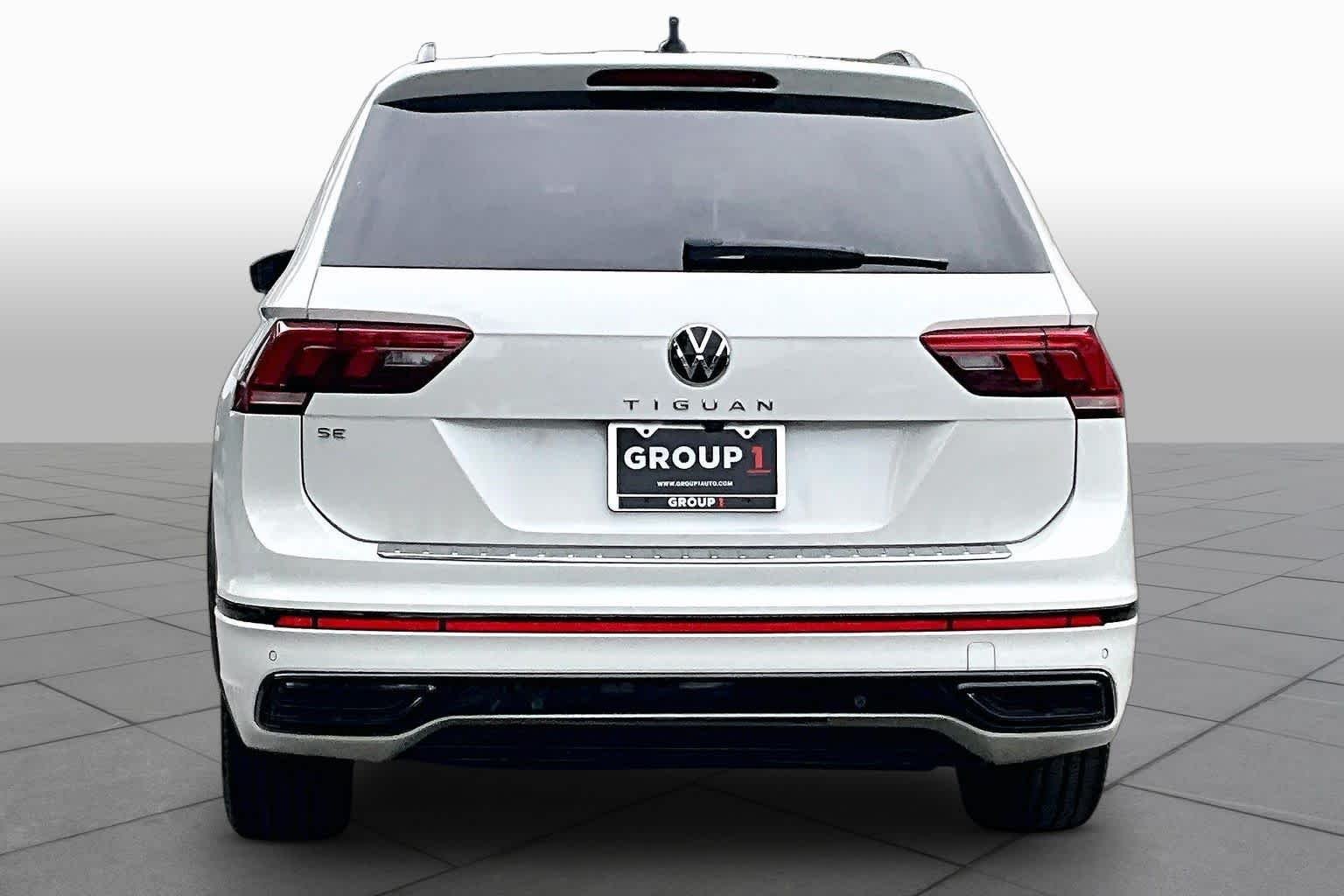 Used 2022 Oryx White Pearl Volkswagen SE R-Line Black image 5