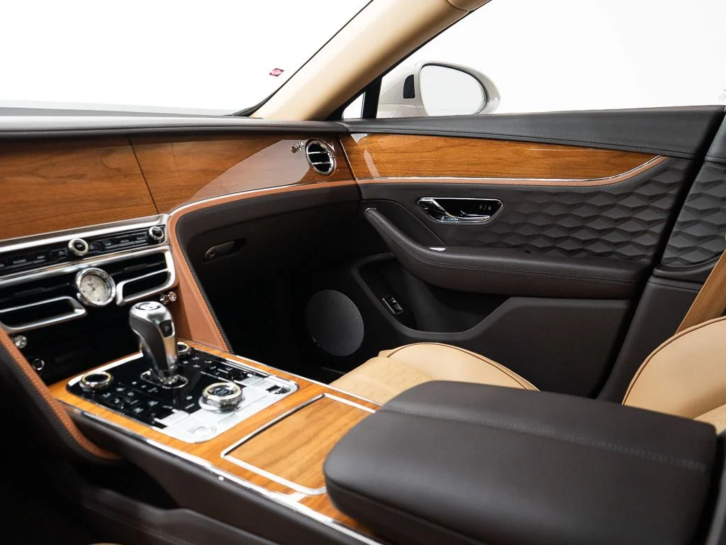 Used 2025 White Sand - by Mulliner Bentley Mulliner image 30