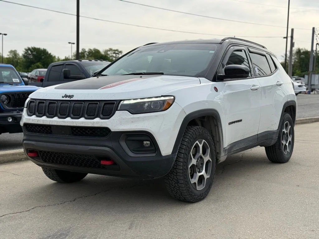 Used 2022 White Jeep Trailhawk image 2