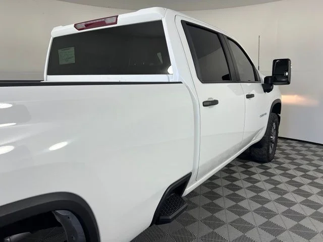 Used 2024 White Chevrolet Custom image 9
