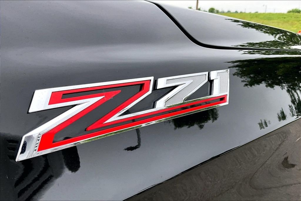 Used 2021 Black Chevrolet Z71 image 34