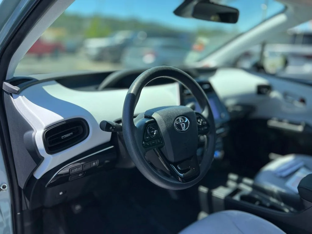 Used 2022 Beige Toyota L image 4